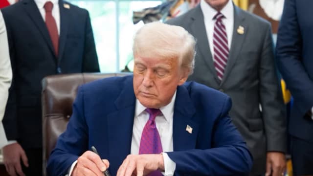 Trump firma orden para crear el Centro Nacional de Independencia de los Combatientes