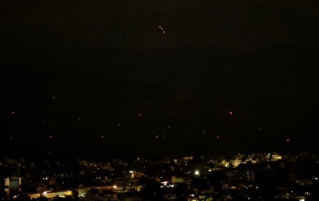 India afirma que Pakistán violó alto el fuego y que su Ejercito está dando una «respuesta adecuada»