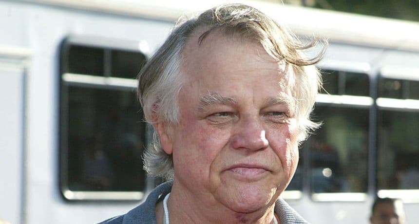 El actor Joe Don Baker llega al estreno de "The Dukes of Hazzard" en el Grauman's Chinese Theatre, el 28 de julio de 2005 en Hollywood, California. (Matthew Simmons/Getty Images)