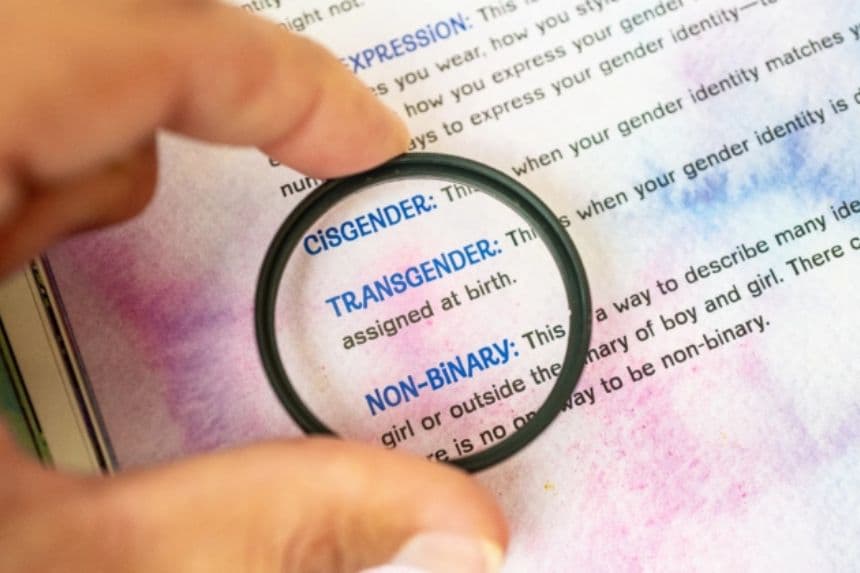 Distrito de California deberá informar a los padres antes de añadir temas de género