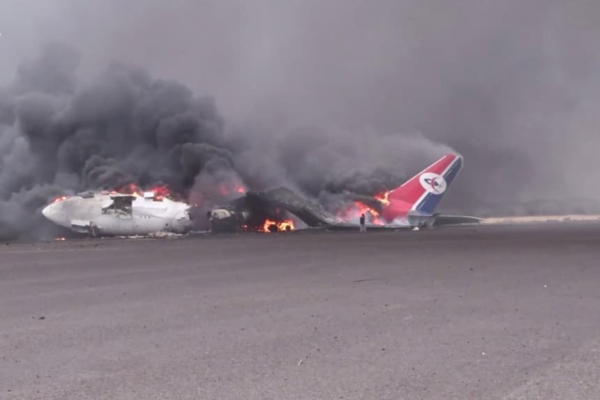 Aeropuerto de Saná reanuda sus vuelos tras estar inoperativo por bombardeos de Israel