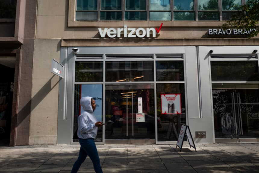 Verizon elimina programas de diversidad tras revisión de la FCC y compra de Frontier por USD 20,000 millones