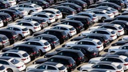 Cae inventario de autos nuevos en abril y se agrava la falta de asequibilidad, según Cox