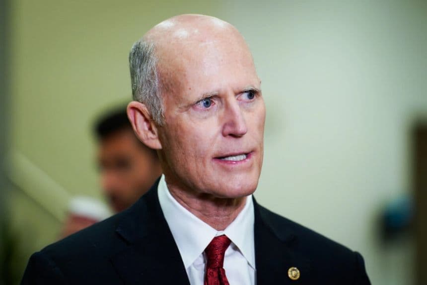 El senador Rick Scott (R-Fla.) habla durante una rueda de prensa en el Capitolio de Estados Unidos, en Washington, el 11 de julio de 2023. (Madalina Vasiliu/The Epoch Times)