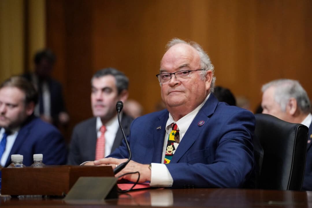 Candidato de Trump para dirigir IRS se prepara para audiencia de confirmación largamente pospuesta