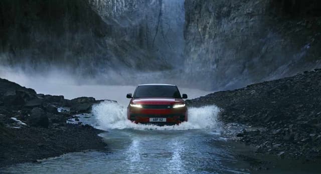 Range Rover Sport PHEV. Apacible en carretera y lunático en tecnología