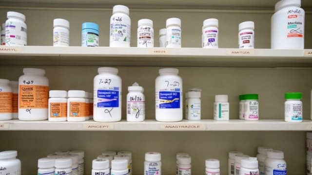 Agencias de salud revisan precios para cumplir la orden de Trump de reducir costo de medicamentos