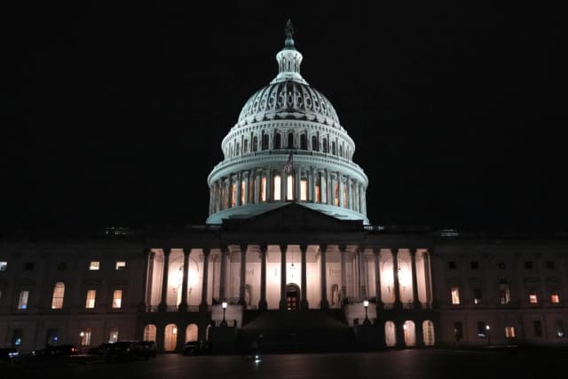 Cámara aprueba proyecto de ley de la agenda de Trump durante votación a primera hora de la mañana