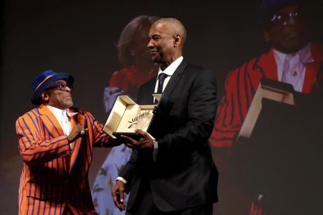 Denzel Washington recibe un premio honorífico sorpresa, la Palma de Oro, en Cannes