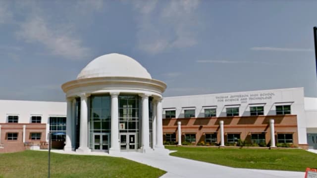 Departamento de Educación inicia investigación sobre política de admisión en secundaria de Virginia