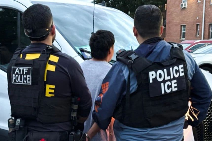 El Servicio de Inmigración y Control de Aduanas de los Estados Unidos, en colaboración con las fuerzas del orden, detiene a delincuentes extranjeros en Washington y sus alrededores en mayo de 2025. (ICE)