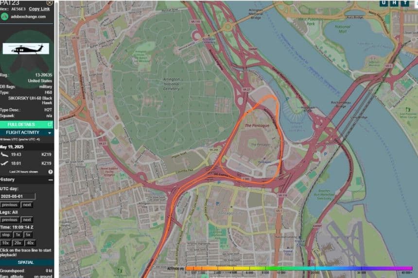 Captura de pantalla de los datos del sistema de vigilancia dependiente automática (ADS-B) de la trayectoria de vuelo del helicóptero Black Hawk «PAT23» del Ejército el 1 de mayo de 2025, que provocó que los controladores aéreos abortarán el aterrizaje de dos aviones comerciales. (Ejército de los Estados Unidos a través de AP)