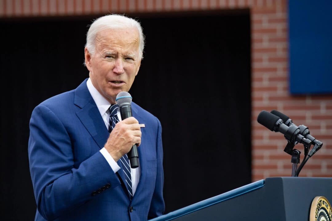 El presidente Joe Biden habla en Irvine, California, el 14 de octubre de 2022. (John Fredricks/The Epoch Times)