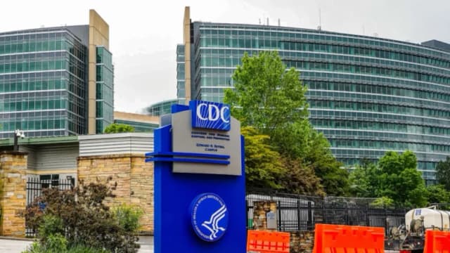 Los CDC confirman nueva variante de COVID en EE. UU. en medio del resurgimiento en China