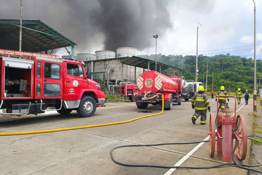 Incendio en la mayor refinería de Ecuador sin dejar víctimas