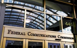 La FCC propone norma para identificar propiedad de adversarios extranjeros en comunicaciones de EE. UU.