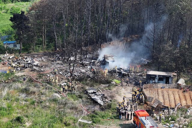Avión patrulla surcoreano se estrella en el sur del país y mata a cuatro personas