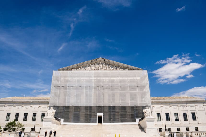 La Corte Suprema de los Estados Unidos en Washington el 19 de mayo de 2025. Mientras la corte entra en su receso de verano, se espera que los jueces emitan una serie de fallos de alto perfil a lo largo de junio. Madalina Vasiliu/The Epoch Times