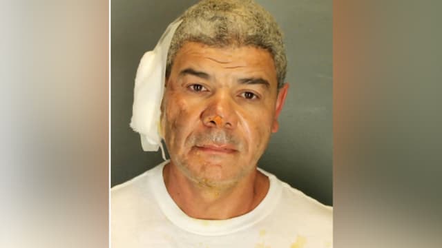 Acusan a hombre de 12 delitos de odio por ataque a manifestación pro-rehenes israelíes en Boulder