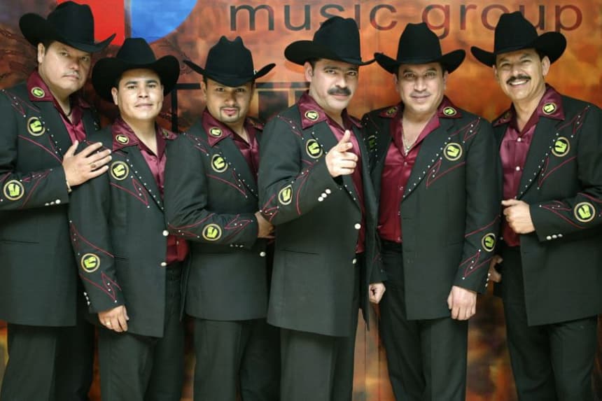 Multan al grupo Los Tucanes de Tijuana por cantar narcocorridos