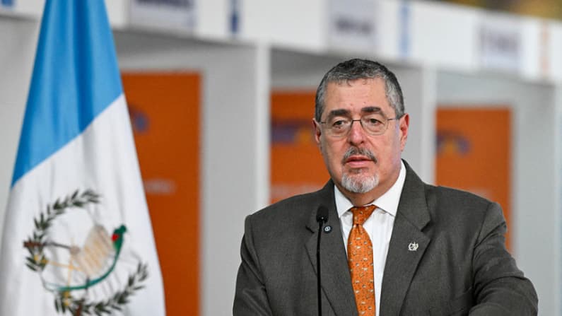 Presidente de Guatemala declara estado de sitio en todo el país