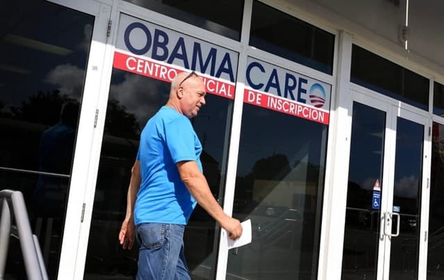 Condenan a 20 años a ejecutivos por fraude de millones de dólares al Obamacare