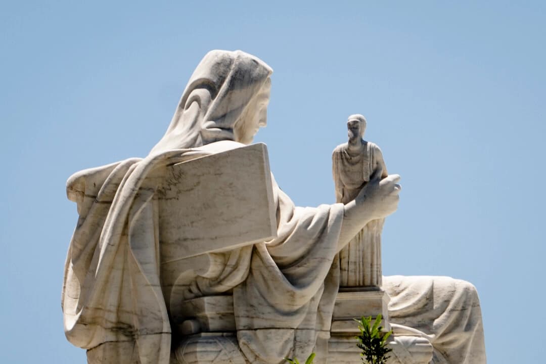 La estatua de La Contemplación de la Justicia en el edificio de la Corte Suprema de los Estados Unidos en Washington, el 19 de mayo de 2025. (Madalina Vasiliu/The Epoch Times)