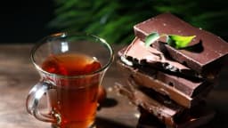 El chocolate negro y el té podrían reducir la presión arterial, según un importante estudio