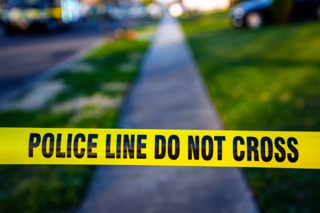 Colapso de grúa mata a dos personas en una obra en Florida, según autoridades