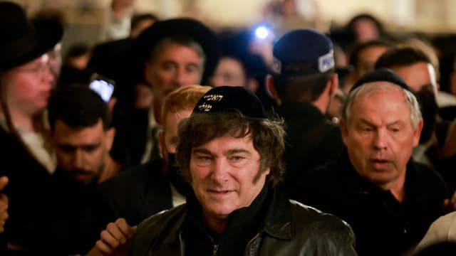 Milei aterriza en Israel y visita el Muro de las Lamentaciones en Jerusalén