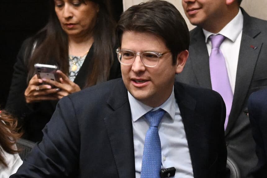 Someten a nueva cirugía al senador colombiano Miguel Uribe Turbay