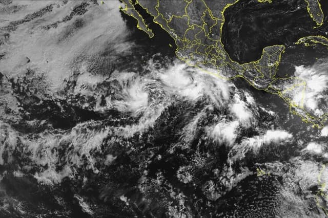 Tormenta tropical Bárbara se convierte en huracán