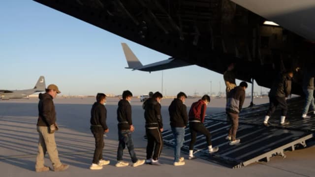 Cantidad de inmigrantes ilegales se redujo en 1 millón desde que Trump asumió el cargo: Expertos