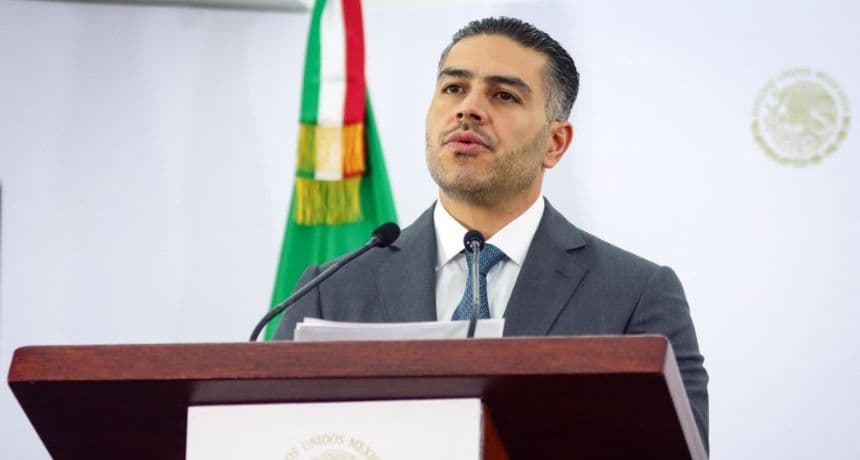 El secretario de Seguridad y Protección Ciudadana (SSPC) de México, Omar García Harfuch, habla durante una rueda de prensa en las oficinas de la Secretaría de Seguridad y Protección Ciudadana en Ciudad de México, el 28 de febrero de 2025. (EMILIANO MOLINA/AFP a través de Getty Images)