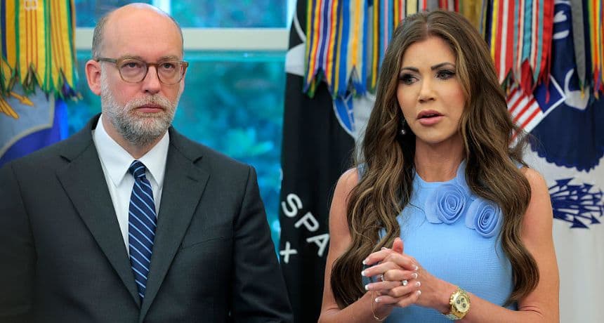 Kristi Noem critica a la presidenta de México Sheinbaum por "alentar las protestas violentas" en LA