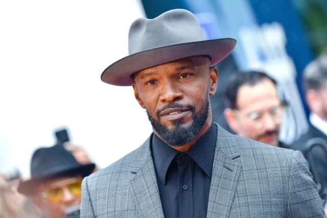 Jamie Foxx agradece a Dios por darle una "segunda oportunidad" durante discurso en los premios BET 2025