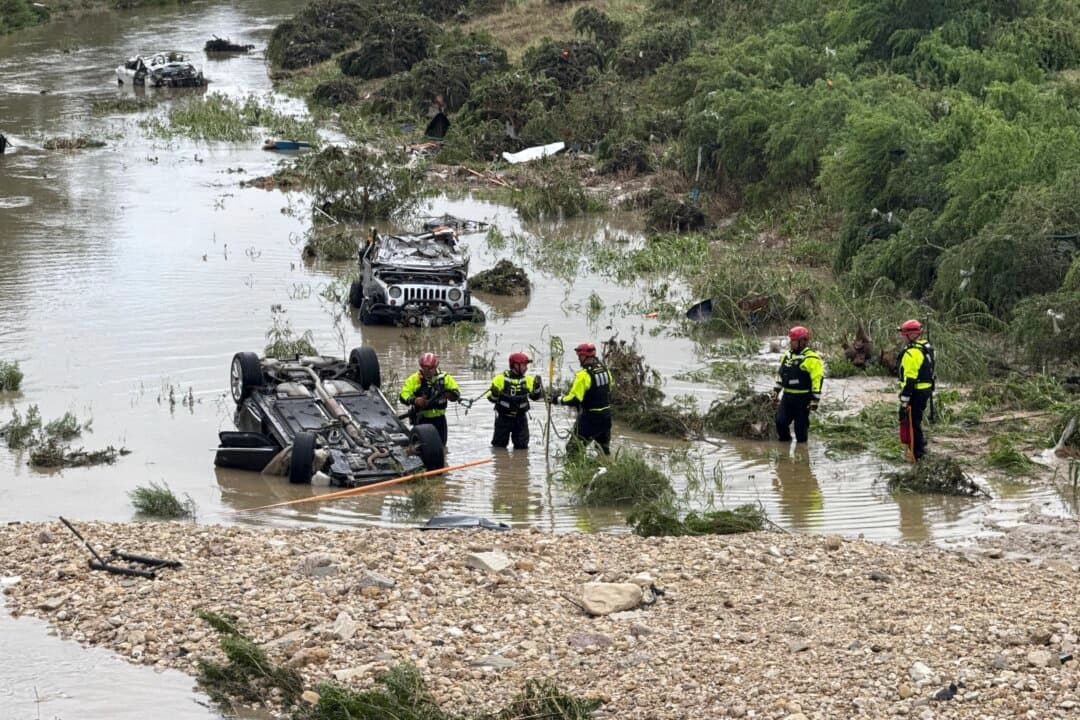 Cinco muertos y dos desaparecidos en San Antonio tras fuertes lluvias que inundaron partes de Texas