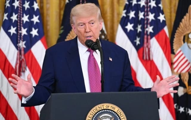 Trump advierte a Irán sobre represalias y dice que EE. UU. no tuvo nada que ver con ataques israelíes