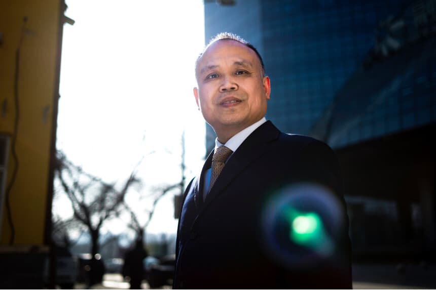 El abogado chino Yu Wensheng en Beijing, el 12 de enero de 2017. (Fred Dufour/AFP/Getty Images).