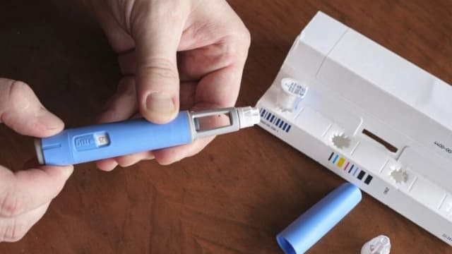 Popular medicamento para diabetes duplica el riesgo de enfermedad ocular relacionada con la edad