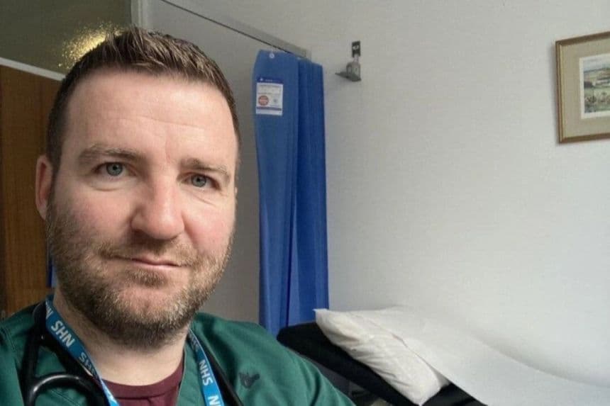 El médico general David Cartland en una selfie sin fecha. (Cortesía del Dr. David Cartland)