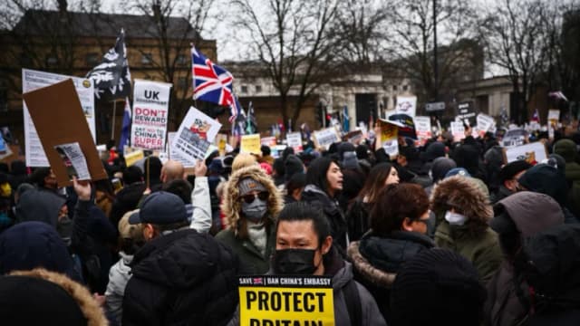 China considera quitar sanciones a políticos británicos preocupados por nueva embajada