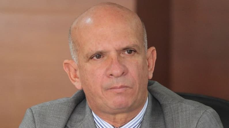 Hugo "El Pollo" Carvajal, exjefe de inteligencia de Chávez, se declara culpable de narcotráfico y tráfico de armas