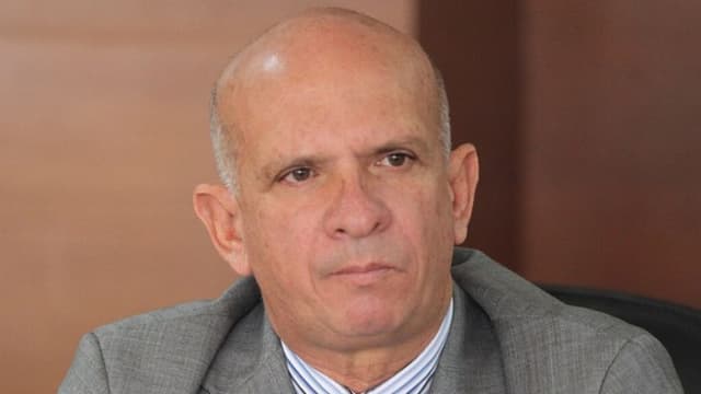 Hugo "El Pollo" Carvajal, exjefe de inteligencia de Chávez, se declara culpable de narcotráfico y tráfico de armas