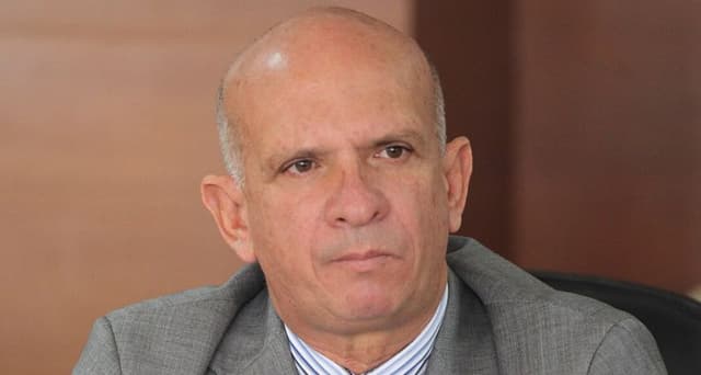 Hugo "El Pollo" Carvajal, exjefe de inteligencia de Chávez, se declara culpable de narcotráfico y tráfico de armas