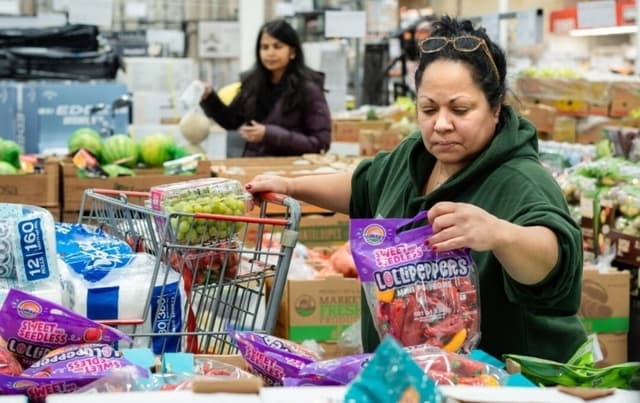 La inflación PCE preferida por la Reserva Federal sube ligeramente