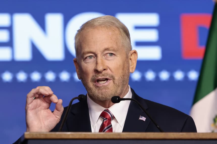 Embajador de EE. UU. en México dice que la frontera está "cerrada a toda actividad ilegal"