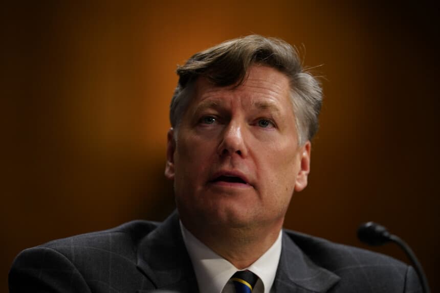 Christopher Landau testifica en una audiencia del Comité de Relaciones Exteriores del Senado de los Estados Unidos sobre su nominación como subsecretario de Estado, en el Capitolio, en Washington, D.C., el 4 de marzo de 2025.(ALLISON ROBBERT/AFP a través de Getty Images)