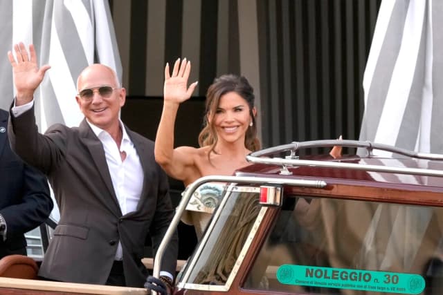 Jeff Bezos y Lauren Sánchez se casan en lujosa ceremonia en Venecia