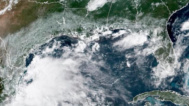 Tormentas tropicales Barry y Flossie se forman frente a las costas sureste y suroeste de México